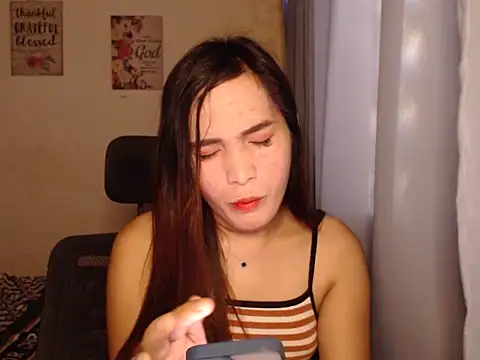 Snapshot of Msyensmith chatting on February 8, 2025, 6:54 am Msyensmith online show from February 8, 2025, 6:54 am