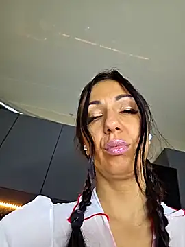 Snapshot of LeticiaWoods chatting on November 18, 2025, 8:30 am LeticiaWoods online show from November 18, 2025, 8:30 am