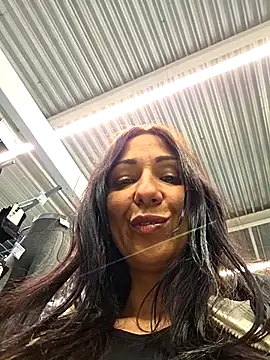 Snapshot of LeticiaWoods chatting on December 14, 2025, 2:33 pm LeticiaWoods online show from December 14, 2025, 2:33 pm