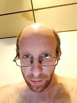 Snapshot of TaylorBlaze chatting on October 24, 2025, 12:19 am TaylorBlaze online show from October 24, 2025, 12:19 am