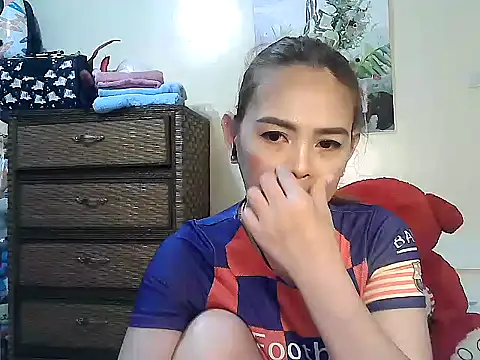 Snapshot of Kisses-13 chatting on January 11, 2026, 2:11 pm Kisses-13 online show from January 11, 2026, 2:11 pm