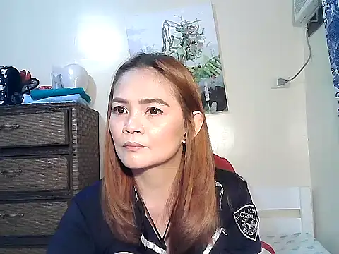 Snapshot of Kisses-13 chatting on February 9, 2026, 1:15 pm Kisses-13 online show from February 9, 2026, 1:15 pm