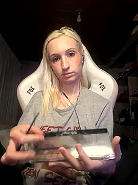 Snapshot of bunnydark00 chatting on November 9, 2025, 2:10 am bunnydark00 online show from November 9, 2025, 2:10 am