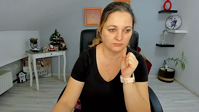 Snapshot of LollaGirl chatting on January 6, 2025, 4:26 am LollaGirl online show from January 6, 2025, 4:26 am