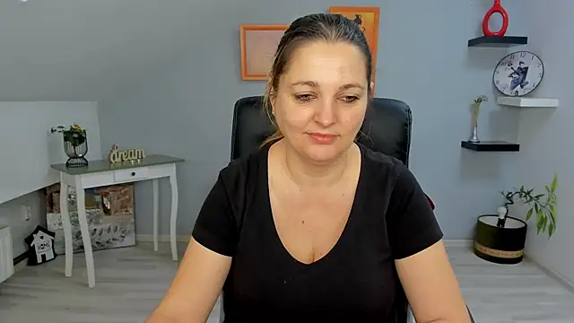 Snapshot of LollaGirl chatting on January 29, 2025, 4:15 am LollaGirl online show from January 29, 2025, 4:15 am