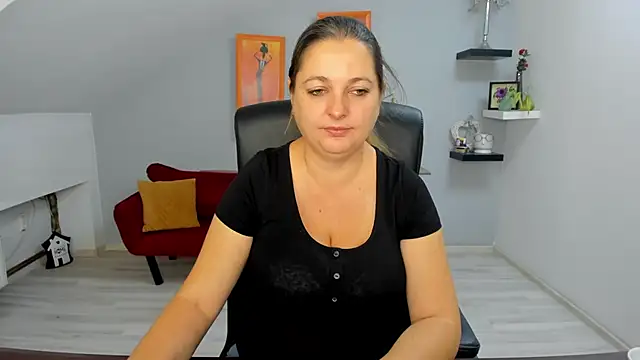 Snapshot of LollaGirl chatting on October 15, 2025, 3:28 am LollaGirl online show from October 15, 2025, 3:28 am