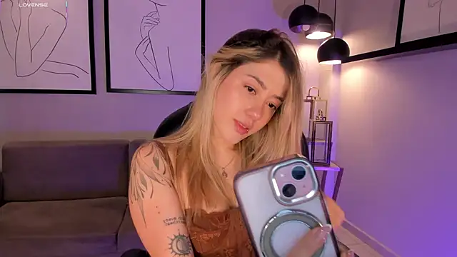 EveBensonX online show from January 10, 2026, 12:40 pm