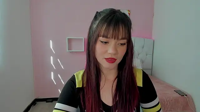 Snapshot of 18candys chatting on December 16, 2024, 8:37 pm 18candys online show from December 16, 2024, 8:37 pm