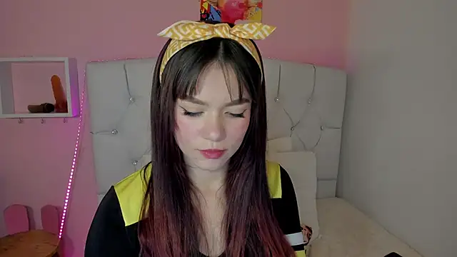 Snapshot of 18candys chatting on January 30, 2025, 11:24 pm 18candys online show from January 30, 2025, 11:24 pm