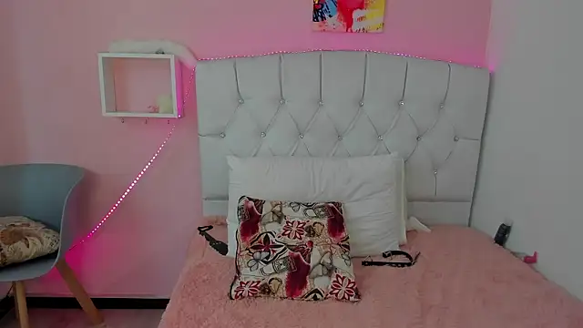 Snapshot of 18candys chatting on February 6, 2026, 9:40 pm 18candys online show from February 6, 2026, 9:40 pm