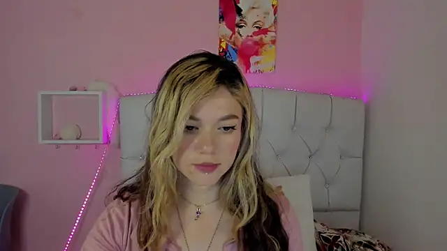 Snapshot of 18candys chatting on March 6, 2026, 11:12 pm 18candys online show from March 6, 2026, 11:12 pm