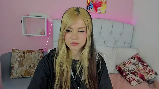18candys online show from May 27, 2026, 12:57 pm