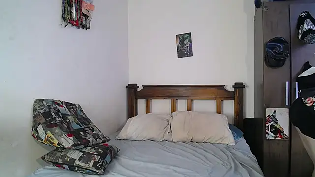 Snapshot of Twink_Temptation chatting on September 8, 2025, 8:52 pm Twink Temptation online show from September 8, 2025, 8:52 pm