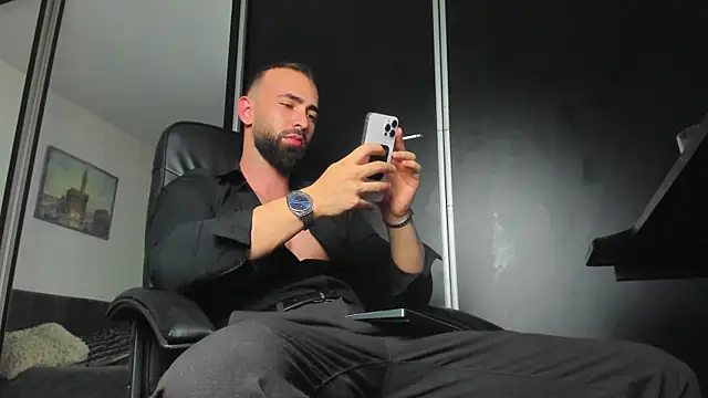 MichaelMasterss online show from November 1, 2025, 8:44 pm