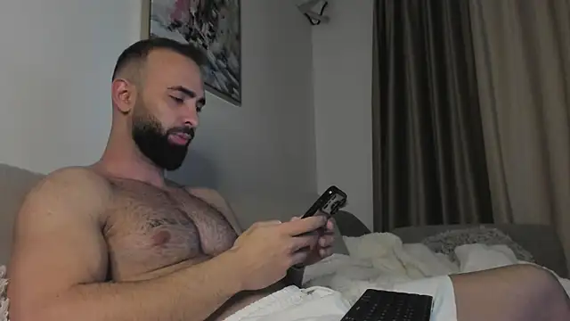 Snapshot of MichaelMasterss chatting on December 17, 2025, 9:10 pm MichaelMasterss online show from December 17, 2025, 9:10 pm