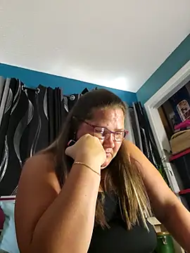 SexyNikki6969 online show from September 23, 2025, 9:40 pm