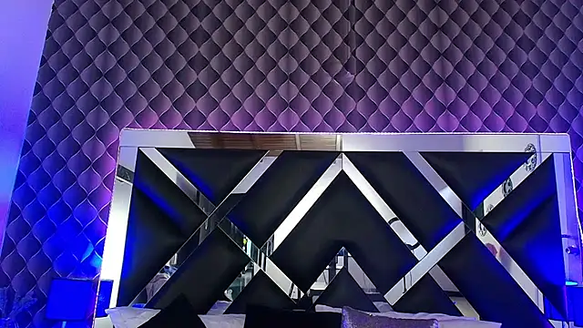 victoriaa lee  online show from November 29, 2025, 7:28 pm