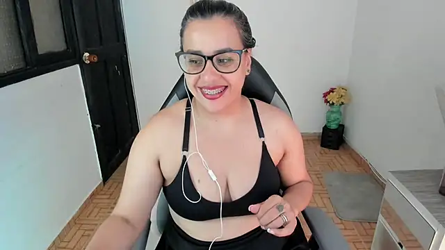 smile sweetpao online show from March 10, 2025, 6:38 am