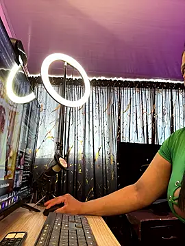 Snapshot of saaalome_1 chatting on January 8, 2026, 9:28 pm saaalome 1 online show from January 8, 2026, 9:28 pm