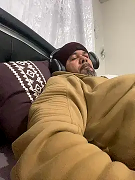 Cristian-Brayan online show from November 25, 2025, 11:32 am