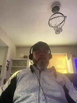 Cristian-Brayan online show from December 16, 2025, 1:49 pm