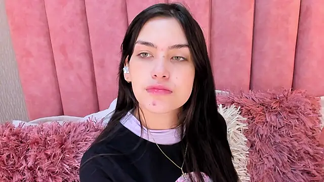 Alexa Thaylor  online show from October 10, 2025, 3:00 pm