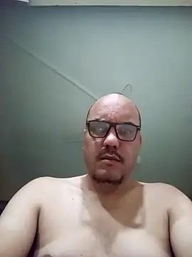 Snapshot of RobertoBuzios22 chatting on October 21, 2025, 10:10 pm RobertoBuzios22 online show from October 21, 2025, 10:10 pm