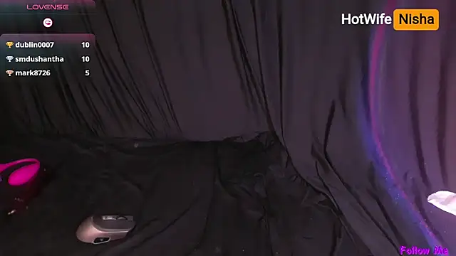 Snapshot of HotWifeNisha chatting on October 5, 2025, 1:04 am HotWifeNisha online show from October 5, 2025, 1:04 am