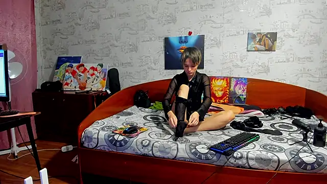 KagamiTayga online show from November 18, 2025, 2:39 am