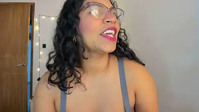 Snapshot of iriss_25 chatting on February 23, 2026, 12:02 pm iriss 25 online show from February 23, 2026, 12:02 pm