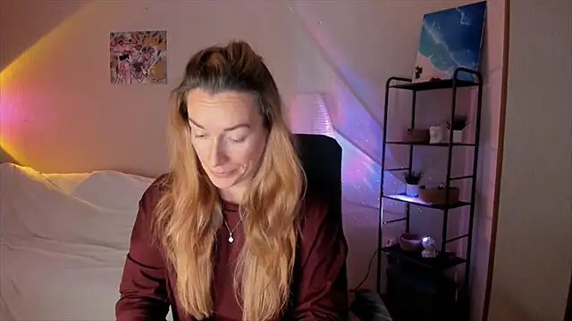 RebeccaMartinez online show from October 28, 2025, 11:47 am