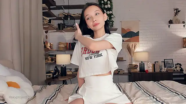 Snapshot of Riskyproject chatting on December 3, 2024, 7:21 am Riskyproject online show from December 3, 2024, 7:21 am