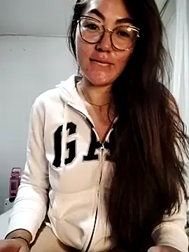 Snapshot of katha_steele_ chatting on January 14, 2025, 9:35 am katha steele online show from January 14, 2025, 9:35 am
