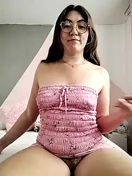 Snapshot of katha_steele_ chatting on February 19, 2025, 8:31 pm katha steele online show from February 19, 2025, 8:31 pm