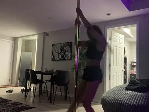 leanarose10 online show from July 9, 2026, 4:22 pm