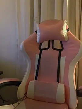 LittleBabyCat22 online show from November 6, 2025, 4:35 am