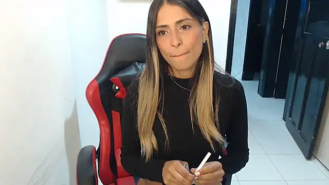 Liamiler01  online show from November 27, 2025, 2:24 am