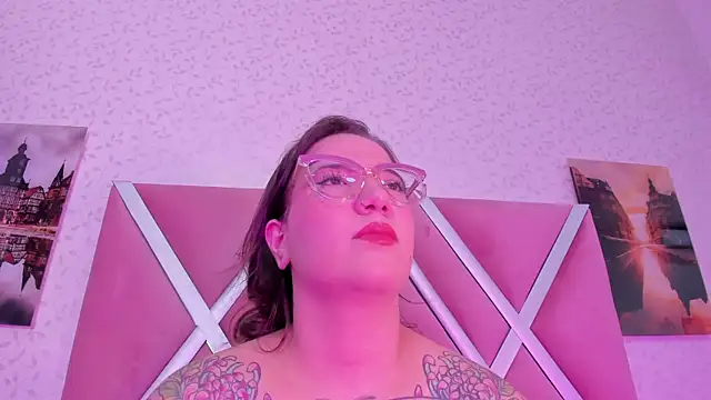 DEVA BLUE  online show from November 12, 2025, 5:30 am