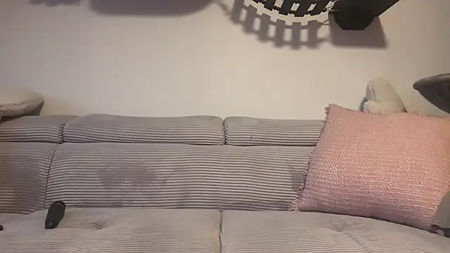 LucyFoxLulu online show from November 29, 2025, 3:15 pm