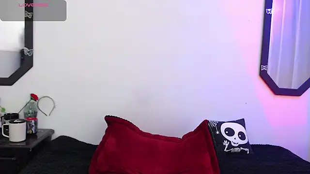 Snapshot of Amy_Aloqua chatting on October 6, 2025, 3:09 pm Amy Aloqua online show from October 6, 2025, 3:09 pm