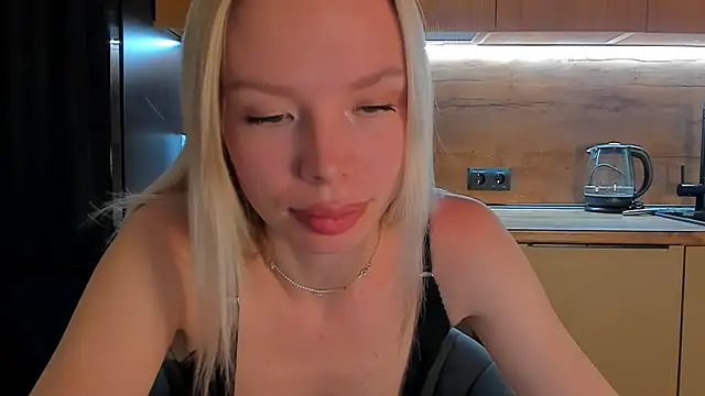 Olivia Bells online show from May 8, 2026, 9:20 pm