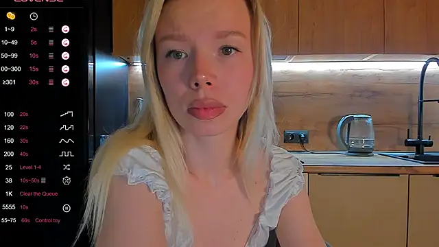 Olivia Bells online show from June 3, 2026, 9:09 pm