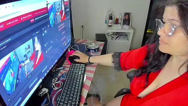 BellaFlaming online show from January 7, 2025, 10:54 am