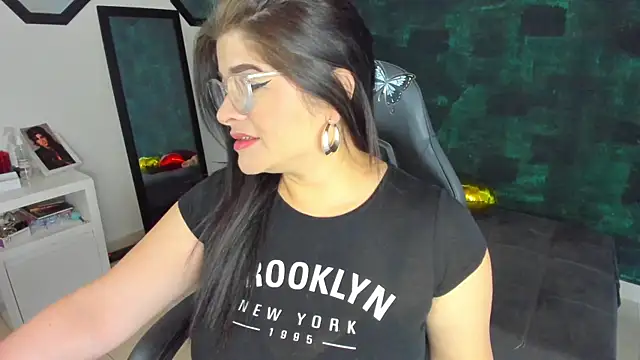 BellaFlaming online show from January 13, 2025, 11:19 am