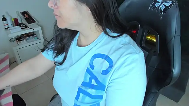 BellaFlaming online show from January 16, 2025, 10:32 am