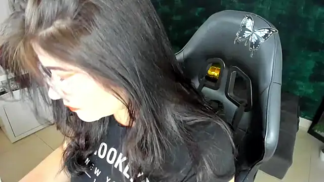 BellaFlaming online show from January 31, 2025, 11:13 am