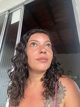 Snapshot of -Marivalda- chatting on October 1, 2025, 10:43 am -Marivalda- online show from October 1, 2025, 10:43 am