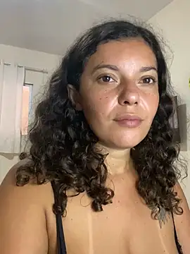 Snapshot of -Marivalda- chatting on November 4, 2025, 1:43 pm -Marivalda- online show from November 4, 2025, 1:43 pm