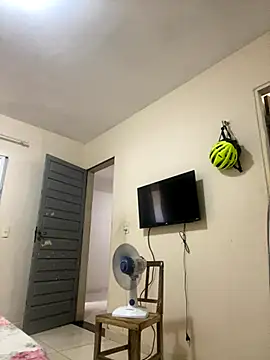 Snapshot of -Marivalda- chatting on November 5, 2025, 5:02 pm -Marivalda- online show from November 5, 2025, 5:02 pm