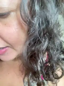 Snapshot of -Marivalda- chatting on December 22, 2025, 10:45 am -Marivalda- online show from December 22, 2025, 10:45 am